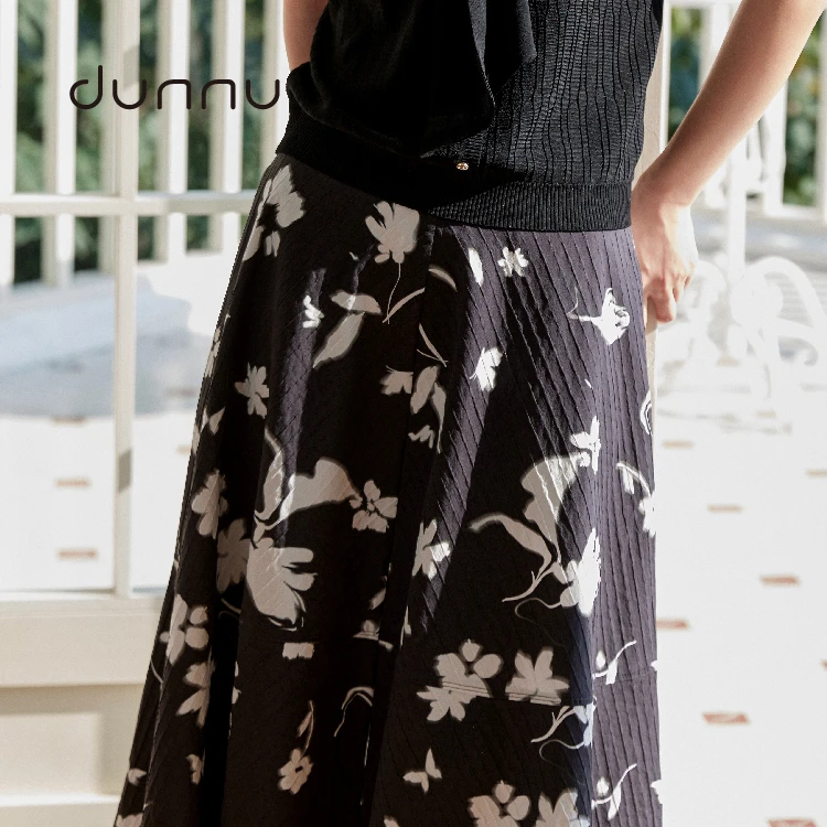dunnu柔焦化的菖蒲花半裙DT220123