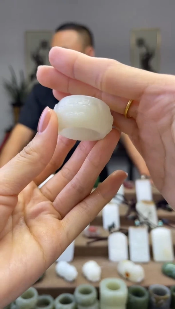 【闪购商品】和田玉挂件未镶嵌卡22.2