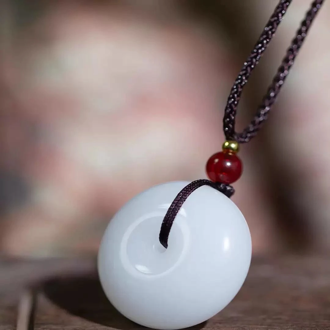 A09高货和田白玉平安扣25mm