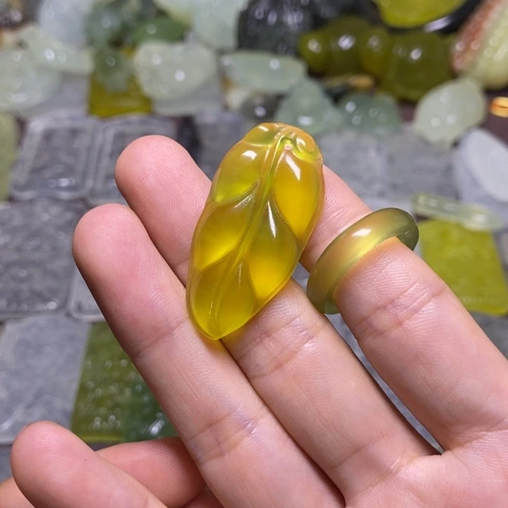 岫玉岫玉挂件未镶嵌自**然