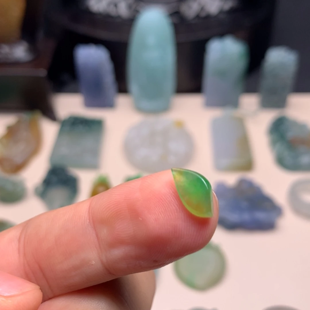 【闪购商品】定制翡翠未镶嵌隔****、