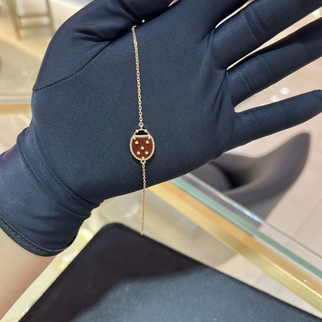 【金恒珠宝】18k金七星瓢虫时尚手链