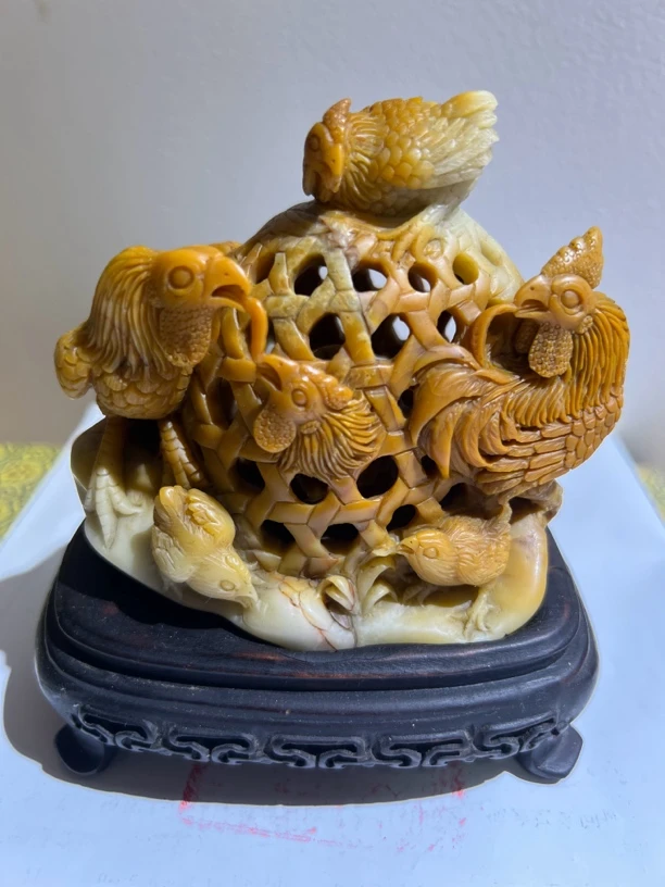 纯手工雕刻，鸡题材芙蓉石，寿山石雕摆件中式创意玄关客厅摆设
