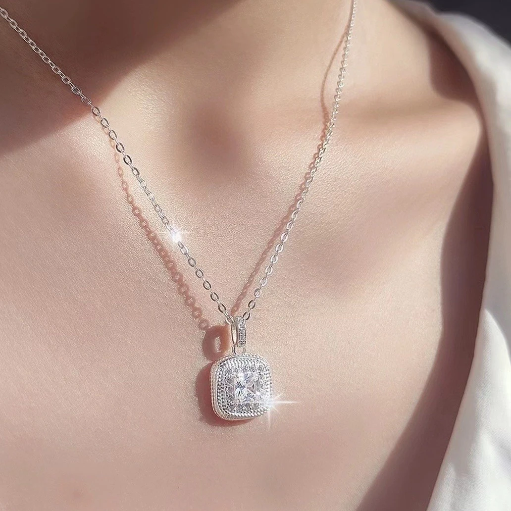 吊坠足银合成锆石  足银990小方糖锆石吊坠  单吊坠轻奢时尚精致