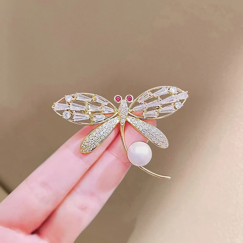 合金仿水晶胸针 轻奢精致百搭蜻蜓胸针 韩版时尚大衣衣服高档配饰