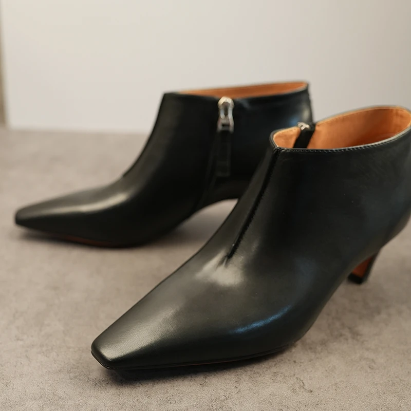 2025秋季新款胎牛皮细跟侧拉链女士短筒方头短踝靴