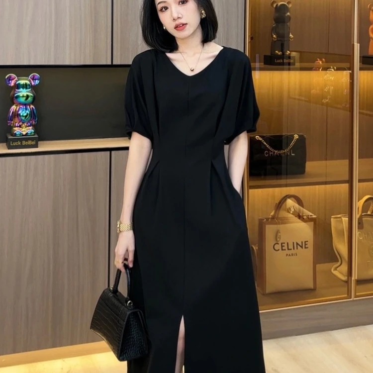 2024大码女装V领连衣裙胖mm网红收腰显瘦洋气开叉赫本小黑裙夏季