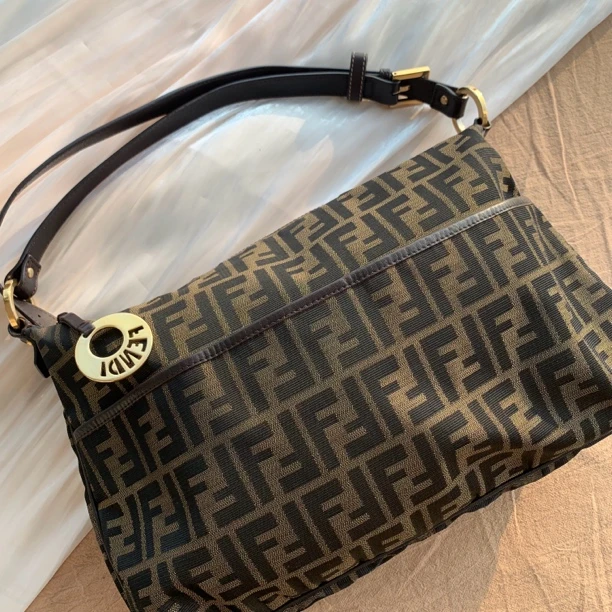 95新 FENDI/芬迪 单肩斜挎帆布包