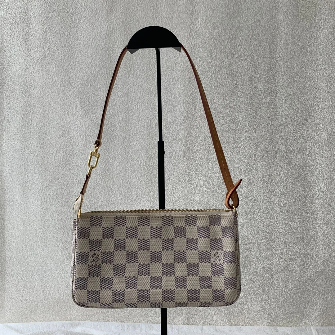 95新 LouisVuitton/路易威登 白棋盘格单肩腋下大号麻将芯片款