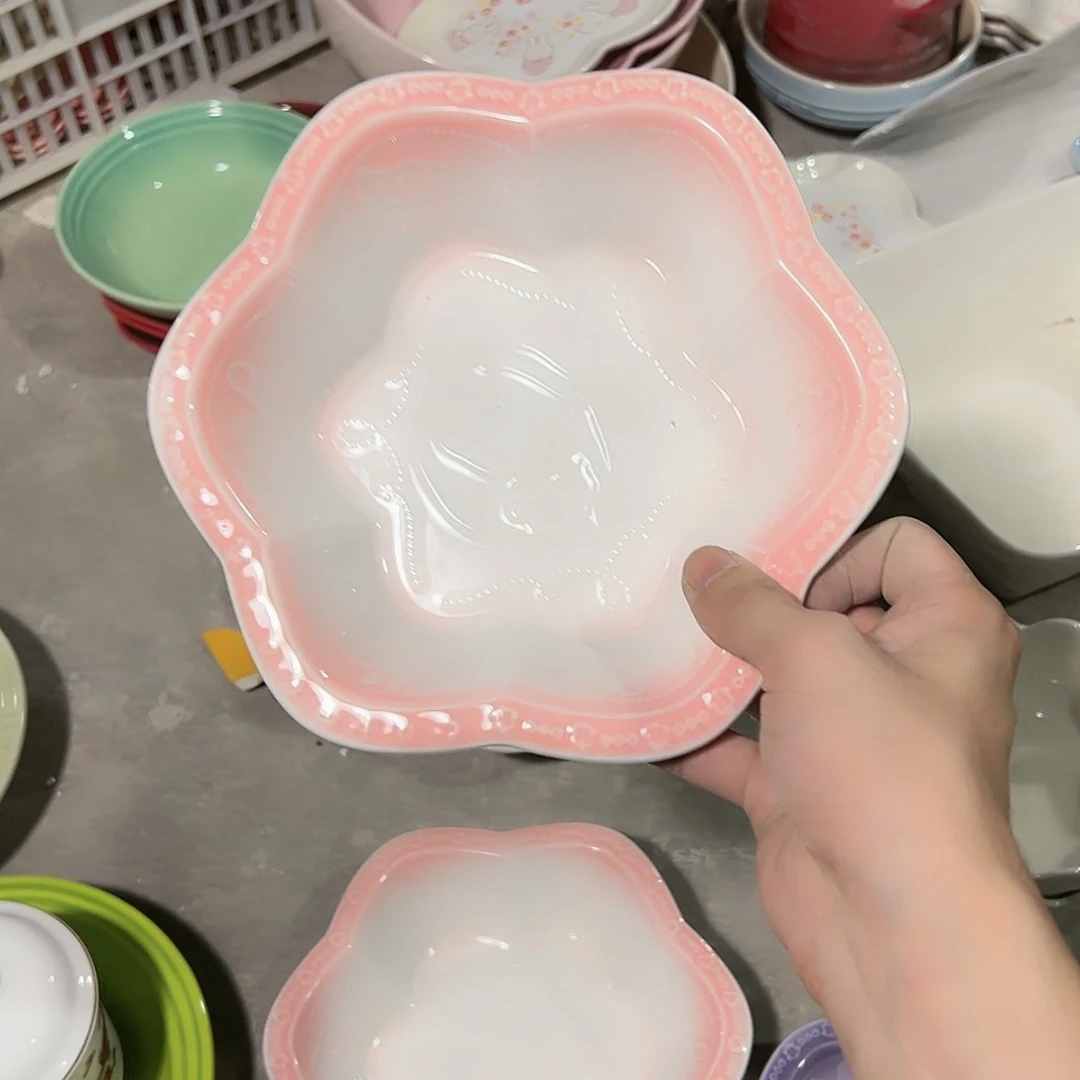 【闪购商品】陶瓷 瑕疵 浮雕碗 粉白