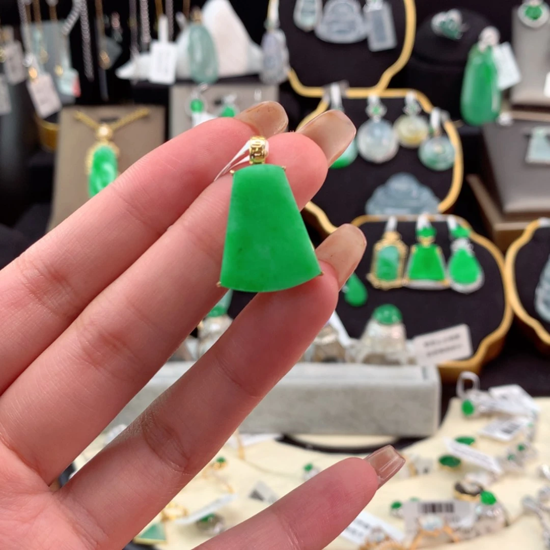 【闪购商品】翡翠颈饰18K金镶嵌