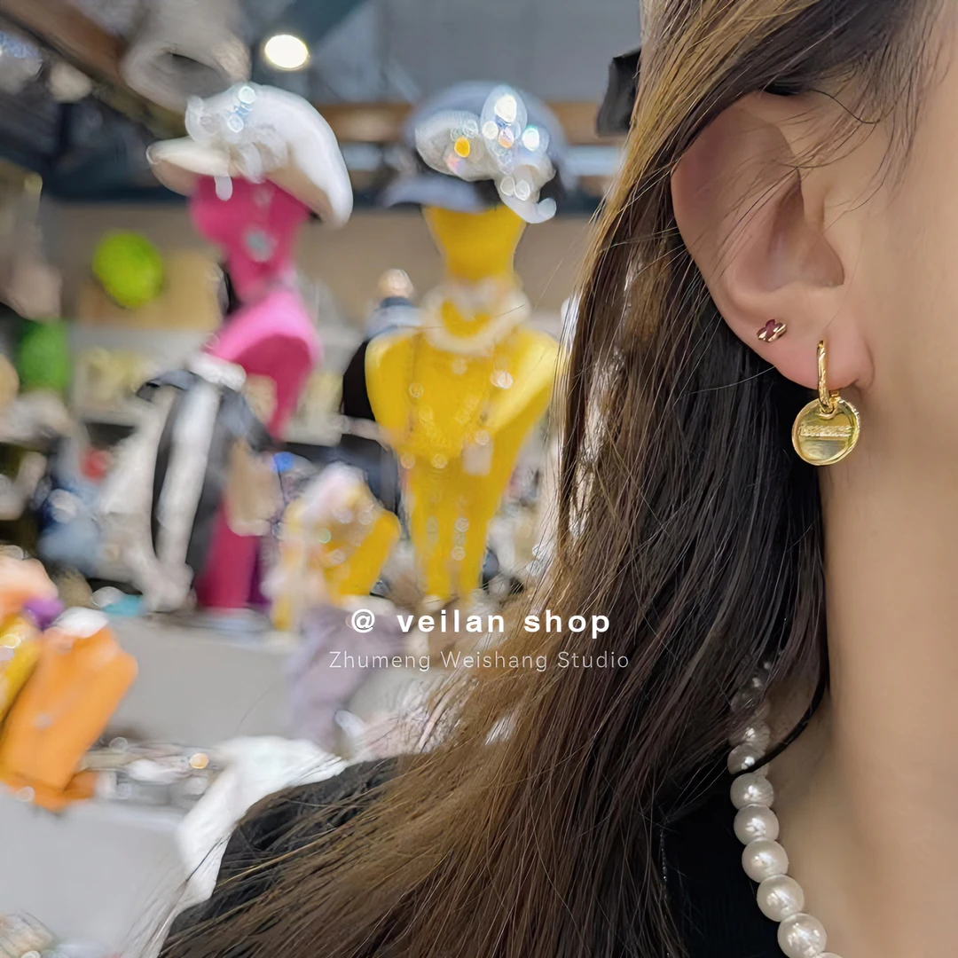 合金耳饰 韩国金属圆片刻字母耳扣耳钉时尚个性设计感圈圈耳环女