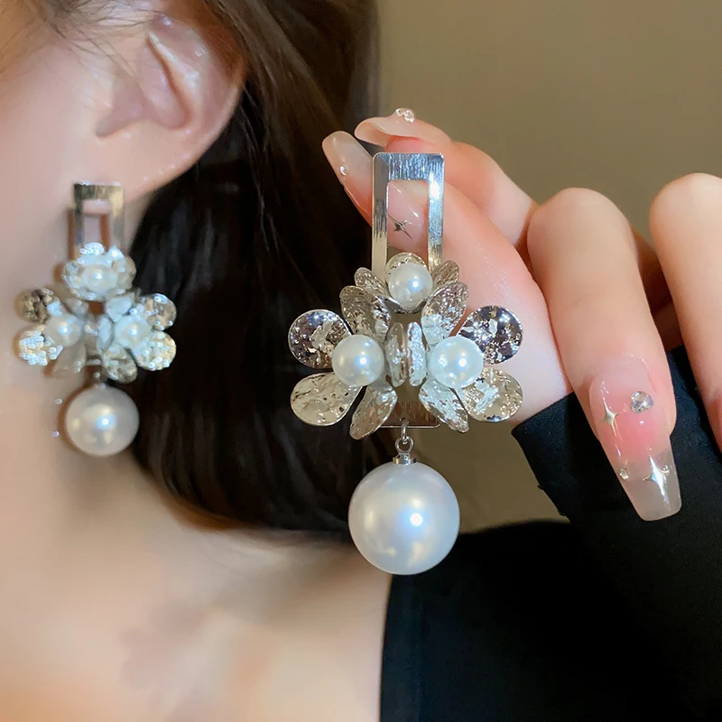 铜合金仿珍珠耳饰 夸张花朵耳环2023年新款潮气质轻奢高级感耳饰