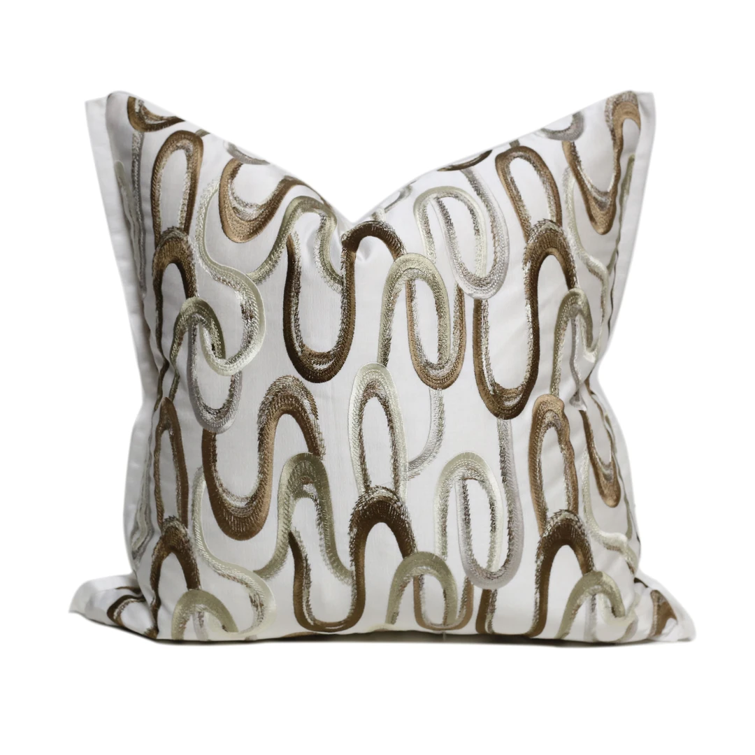 高档样板间刺绣抱枕金属绣线卧室客厅软装靠垫白色绣花靠包