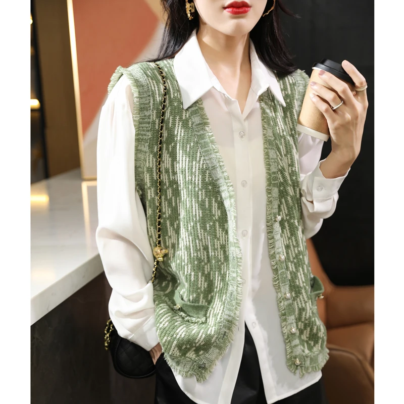 小香风流苏V领马甲羊毛背心针织开衫女2024秋冬新款无袖外搭上衣