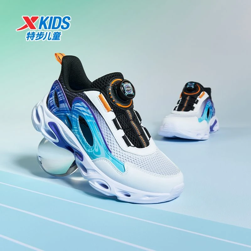 特步男童鞋新款儿童旋纽扣运动鞋网面透气凉鞋中大童框子鞋跑步鞋