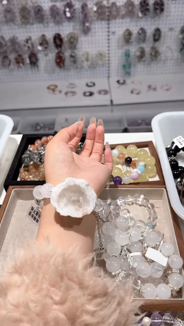 【闪购商品】水晶手链未镶嵌多样性发货发其一颜色微差