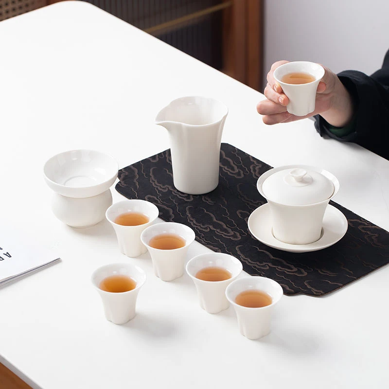 德化高白瓷米黄功夫茶具套装盖碗茶杯陶瓷礼盒装轻奢家用全套礼品