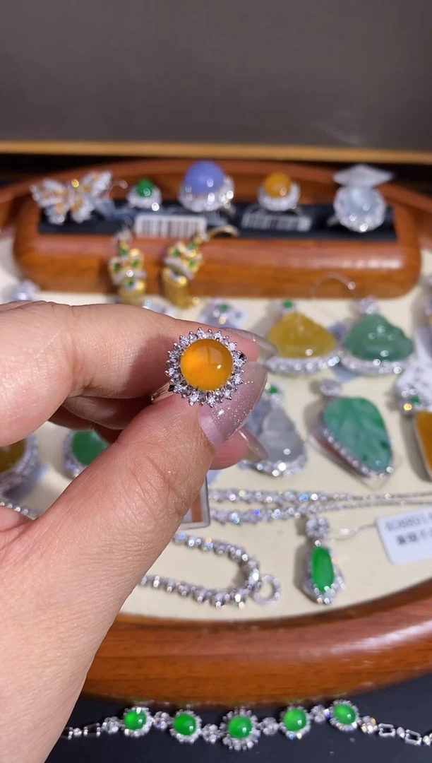 【闪购商品】翡翠戒指18K金镶嵌戒指