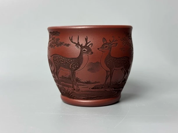 2361 宜兴紫砂主人杯龙血砂刻绘福鹿 容量160毫升
