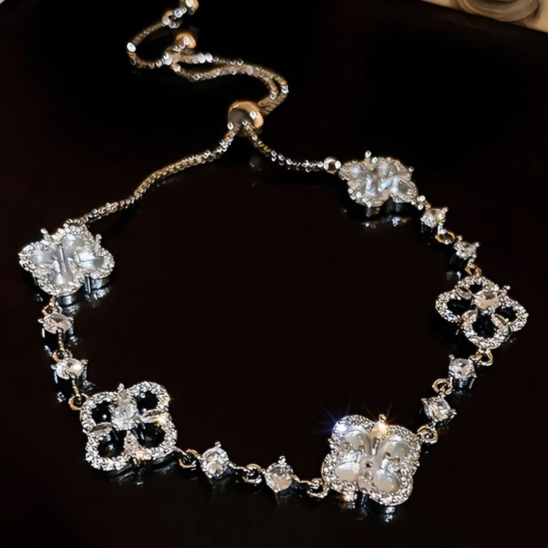 合金手链 韩国四瓣花锆石花朵手链轻奢高级感气质可调节新款手饰