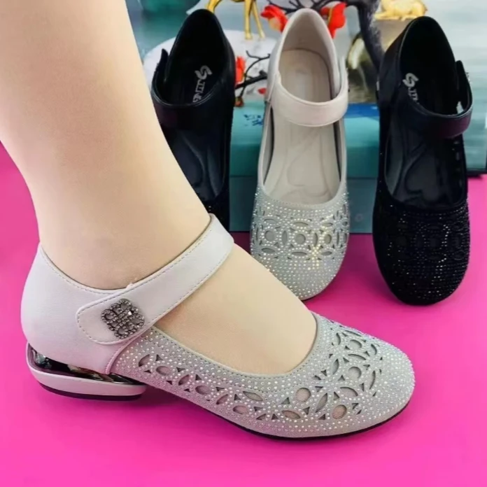 镂空时尚透气单鞋夏款2025年夏季真软皮网纱烫钻洞洞妈妈高档