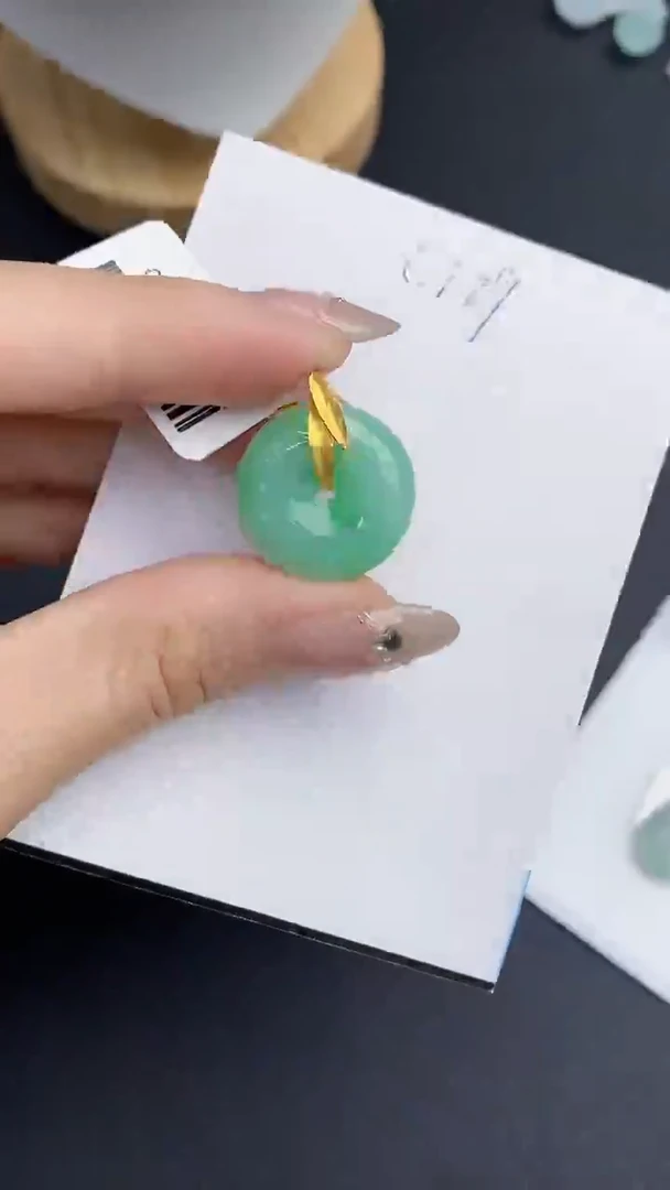 【闪购商品】翡翠颈饰18K金镶嵌0000000000