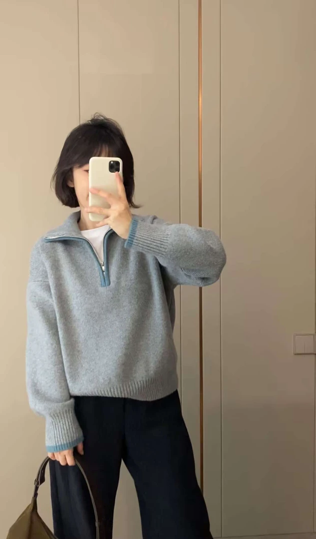 苏晨 撞色半拉链厚实毛衣时尚