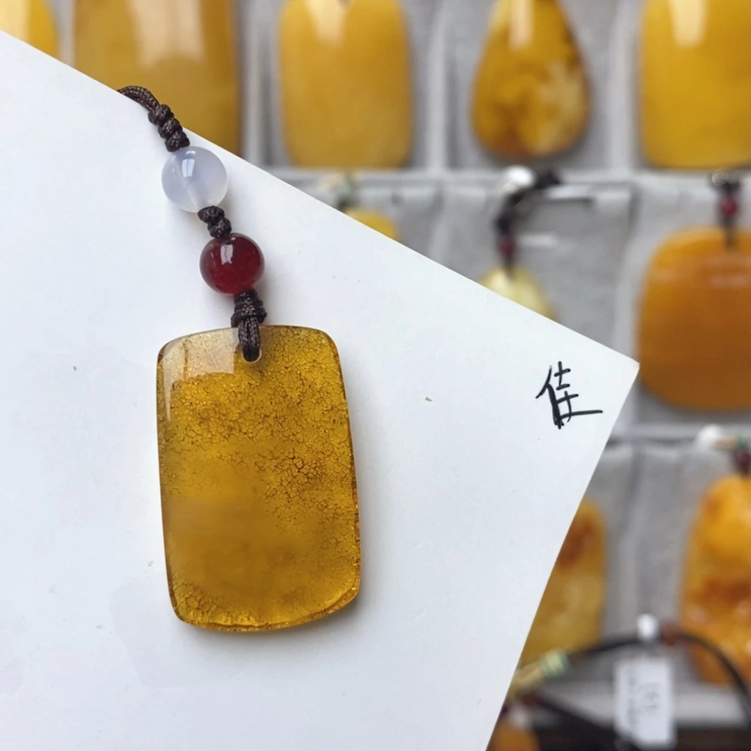 琥珀珠宝奇石未镶嵌