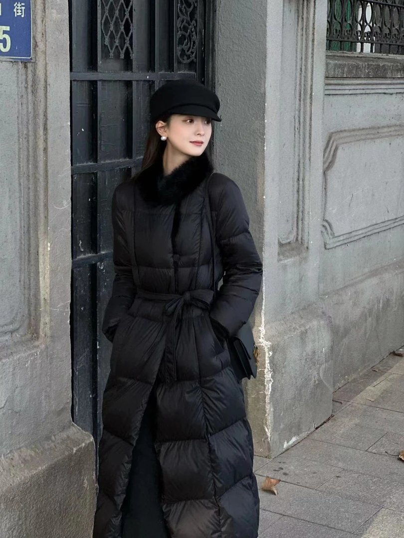 LUOZHIYIN/罗知音C311642Z【兔毛领+白鸭绒】中长款保暖羽绒服外套