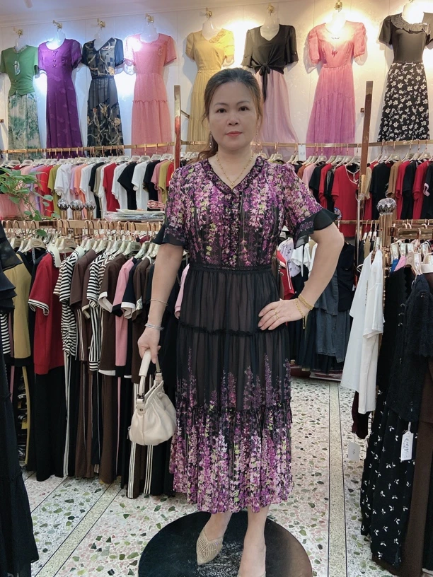 YF！V领气质优雅时尚拼接碎花大摆裙