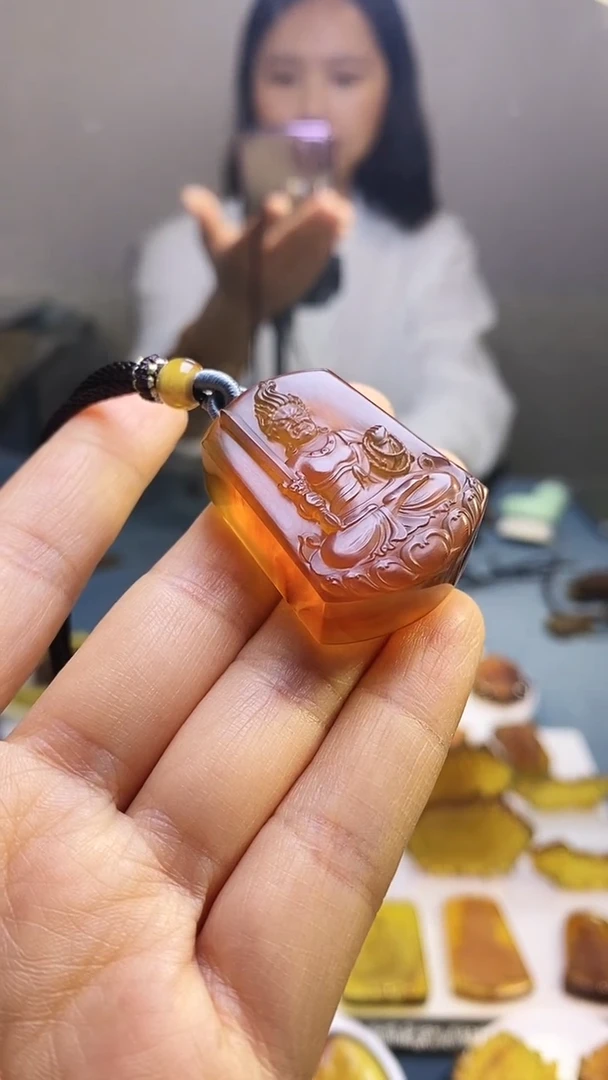 【闪购商品】琥珀吊坠(赠链)未镶嵌HP53-43(不动明王)