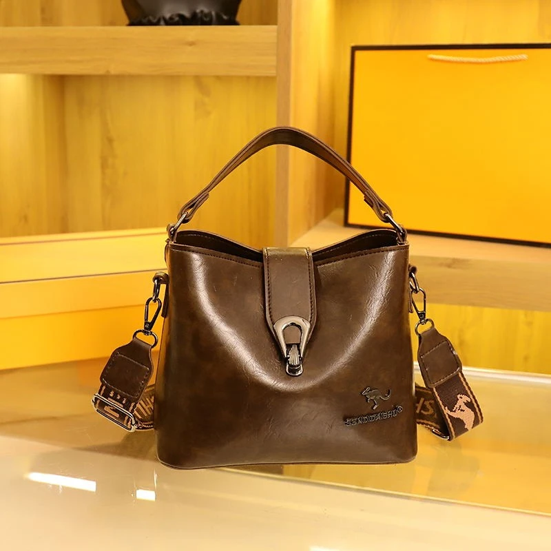 【长23宽11高19】新款复古设计女士小众时尚潮流斜挎包2330