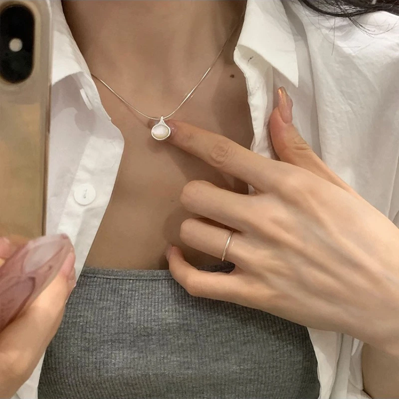 韩版时尚简约水滴母贝项链女2023年新款饰品轻奢小众设计感锁骨链