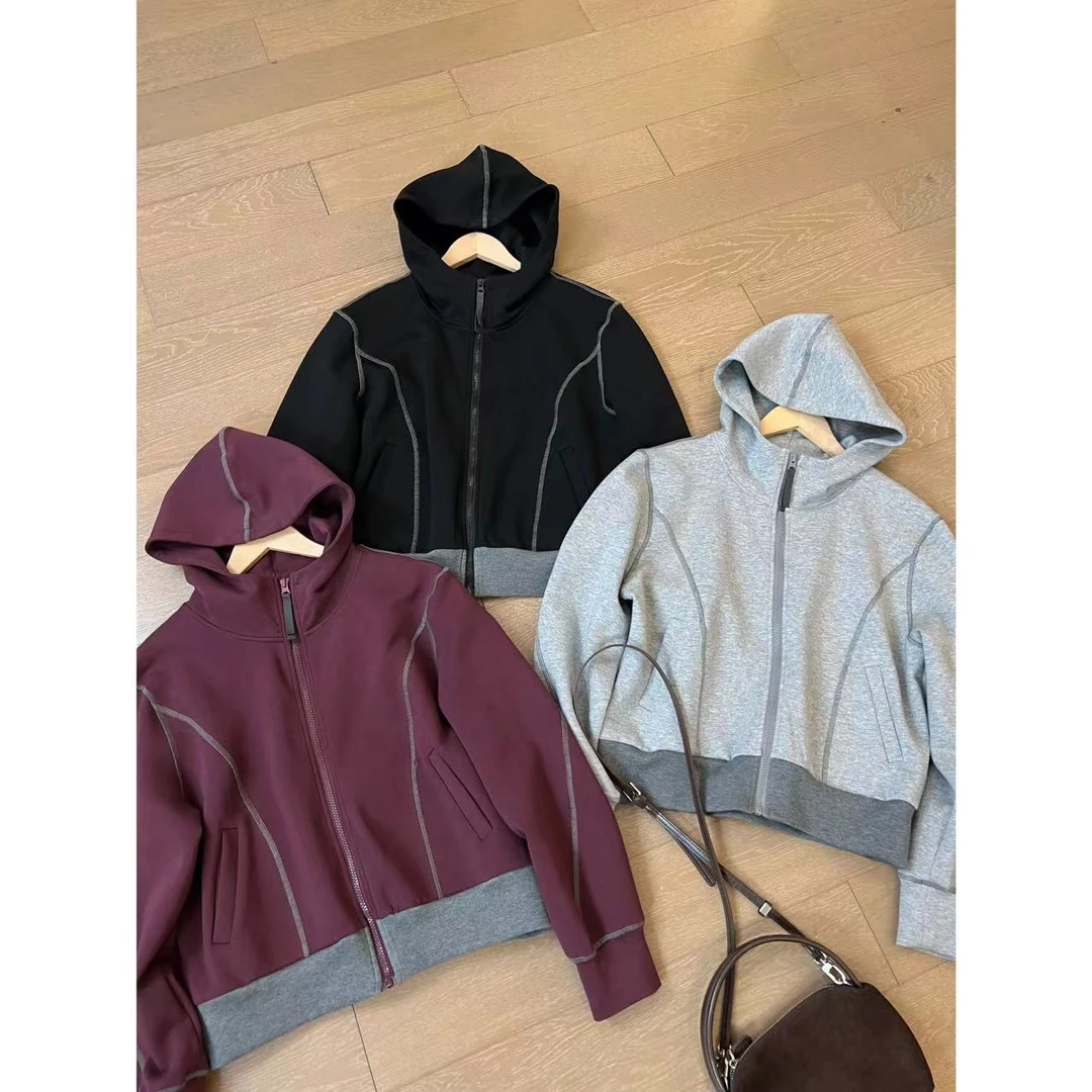 JOJO/玖了个玖 2024早秋 安可拉红立体结构线条拉链卫衣2408B3691