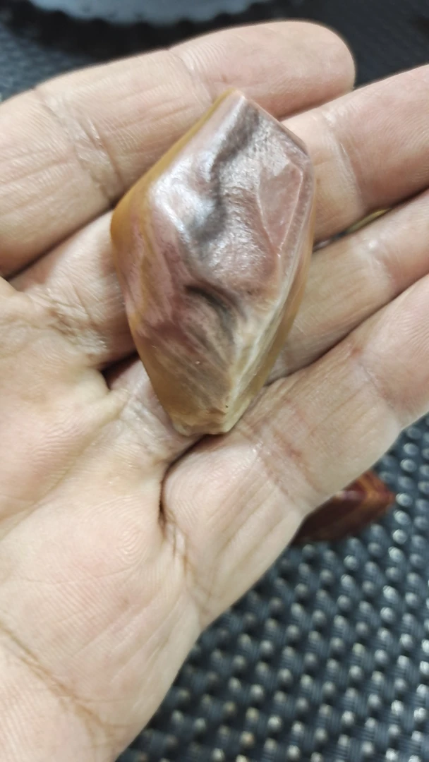 新疆戈壁地表原石