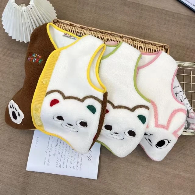 宝宝秋冬双层加绒卡通刺绣熊掌马甲幼儿园必备M36159