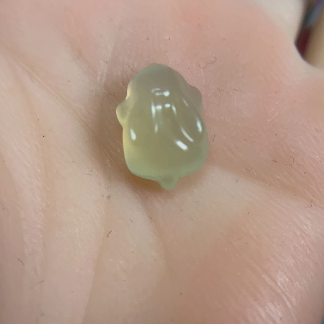 【闪购商品】蛇纹石玉颈饰未镶嵌清**兮
