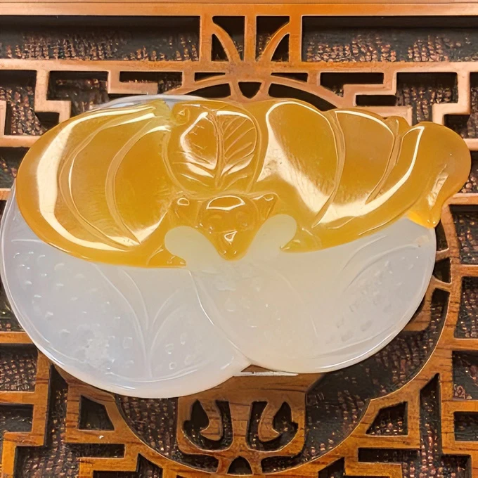 精品玛瑙俏色巧雕福到眼钱吊坠女款精美精雕冰透时尚女士百搭