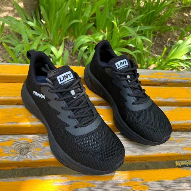 520礼物夏季镂空网面轻便休闲运动鞋防滑耐磨缓震透气户外跑步鞋