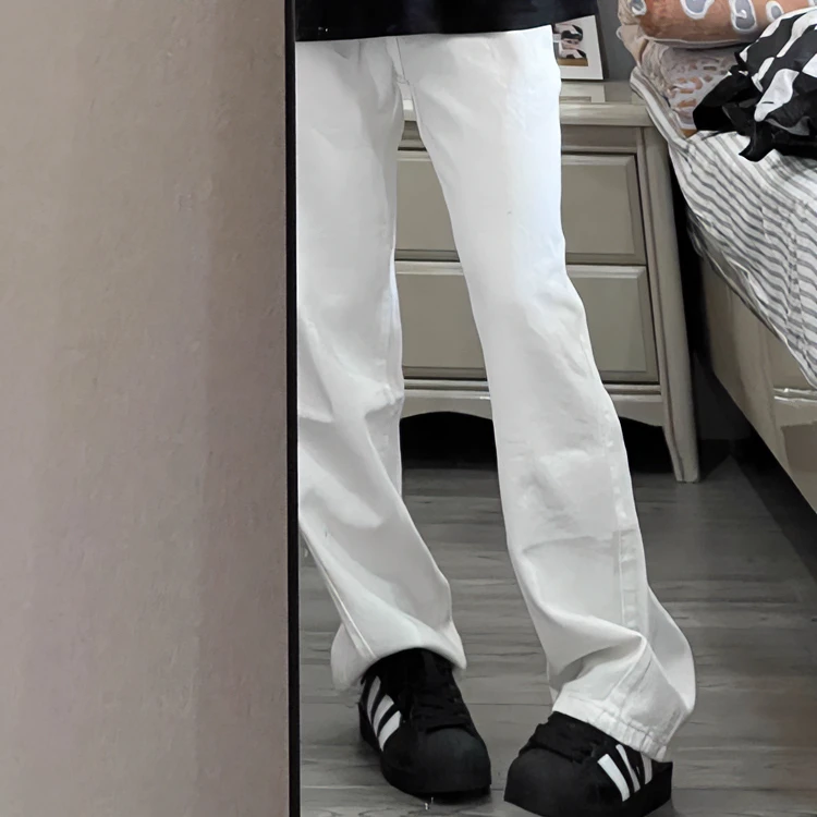 美式复古白色微喇牛仔裤女春秋款高腰宽松休闲显瘦高街窄版直筒裤