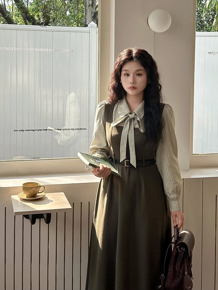 月半鱼【曼城旧事】绿色复古学院风森系连衣裙女假两件长袖收腰长裙