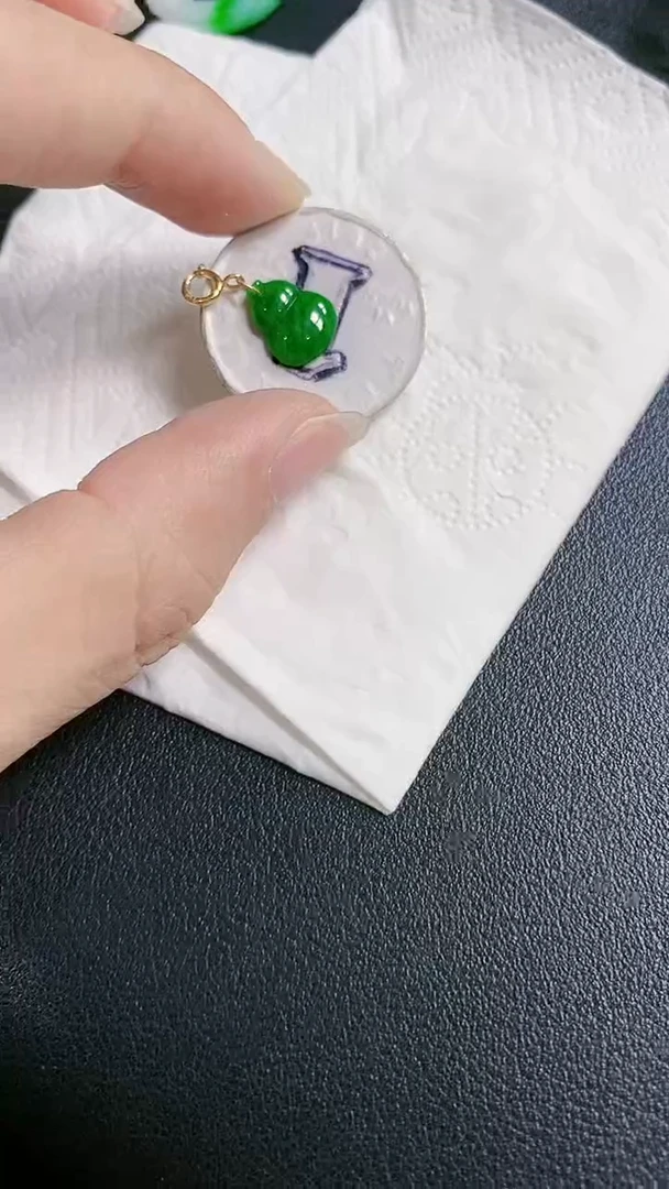 【闪购商品】定制翡翠未镶嵌吊坠