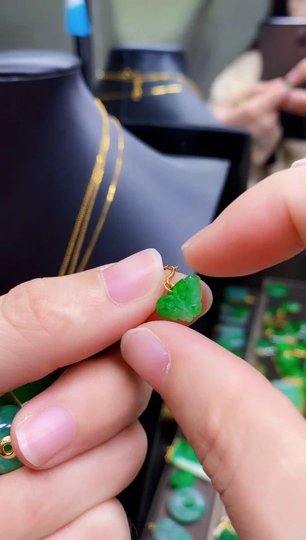 【闪购商品】定制翡翠18K金镶嵌蝴蝶