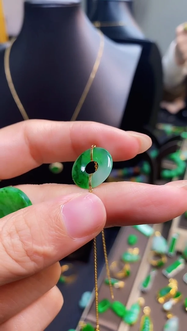 【闪购商品】定制翡翠18K金镶嵌手链