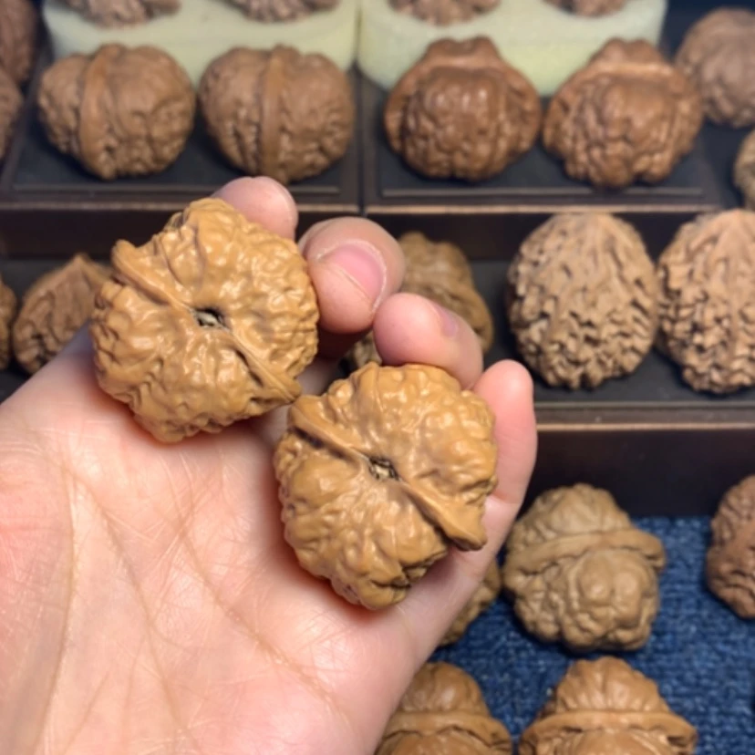 【闪购商品】桃核吊坠爱****师