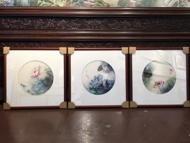 苏绣艺术挂画荷花三联画纯手工刺绣画新中式或现代家居装饰画