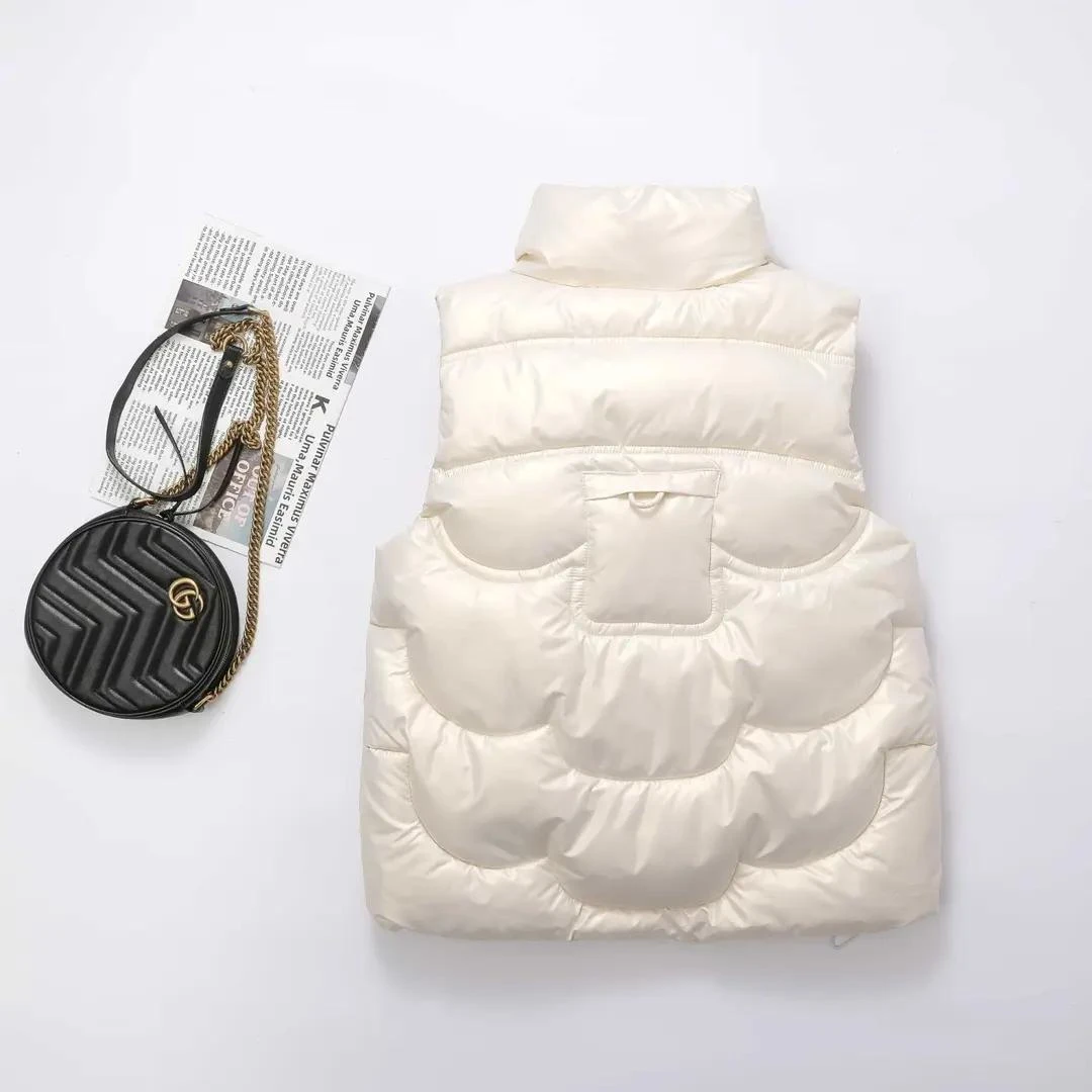 羽绒马甲女2023新款洋气流行亮面春秋冬季外穿浪外搭免洗