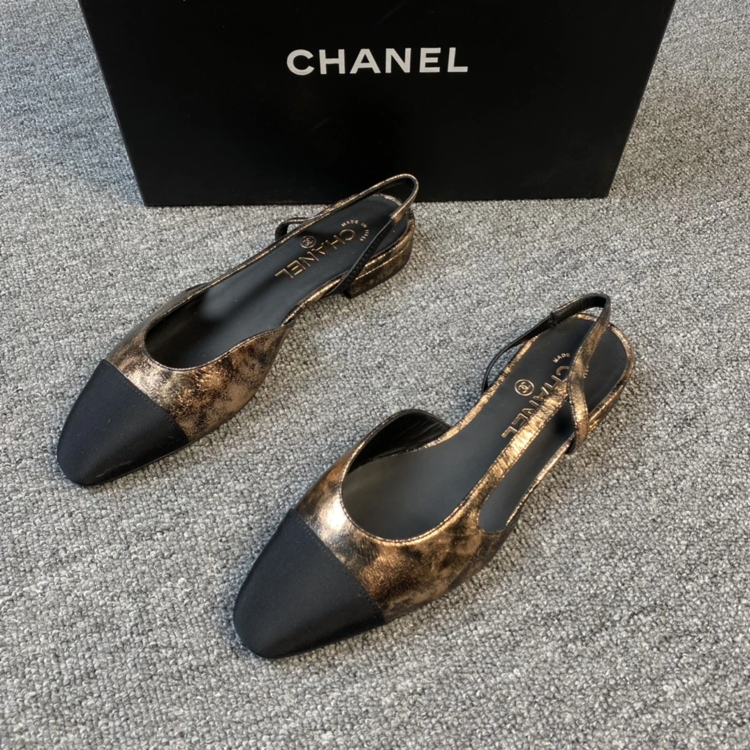 全新未使用 Chanel/香奈儿 女士黑金喷墨平底女鞋114649