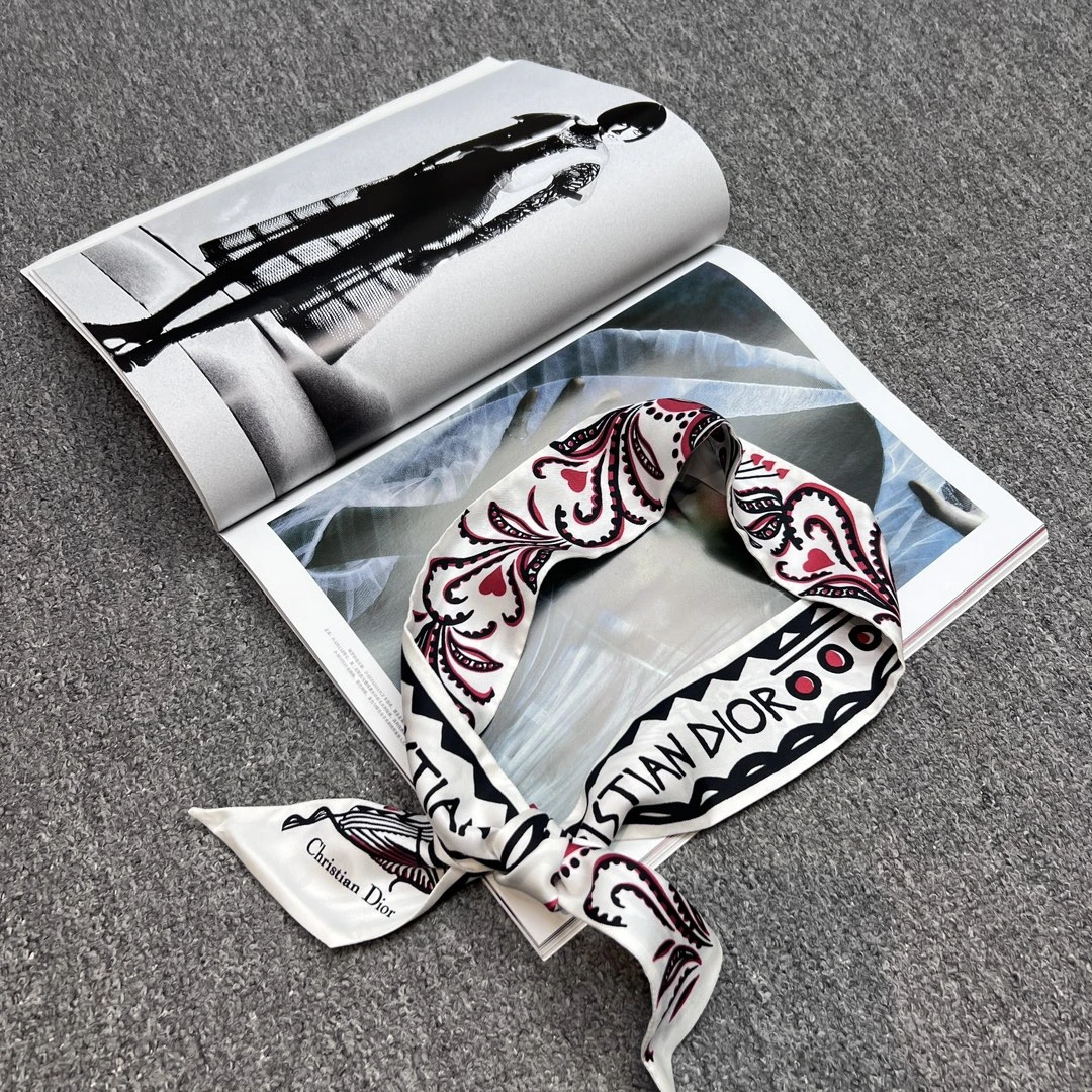 未使用 DIOR/迪奥 女士爱心丝带气质大方男士围巾117937